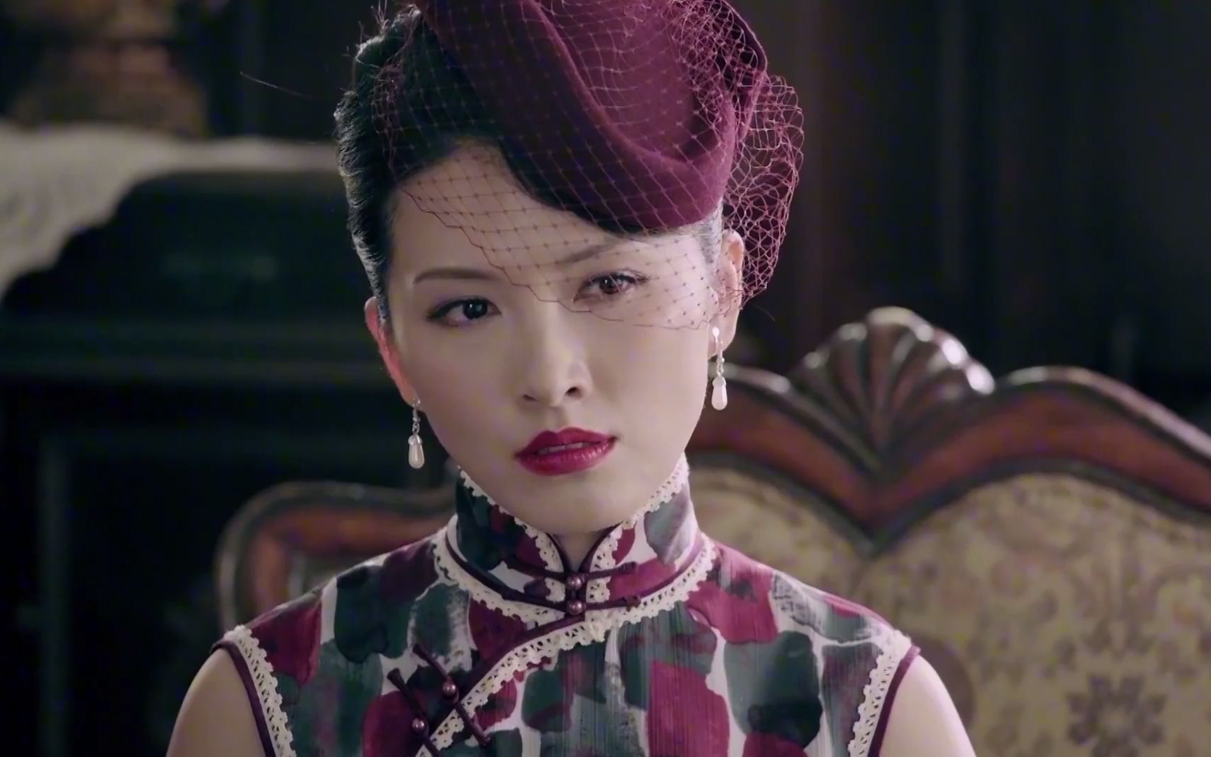 黎明之战：女特务被揭穿，老爷对她动了杀心，可三年的感情是真的