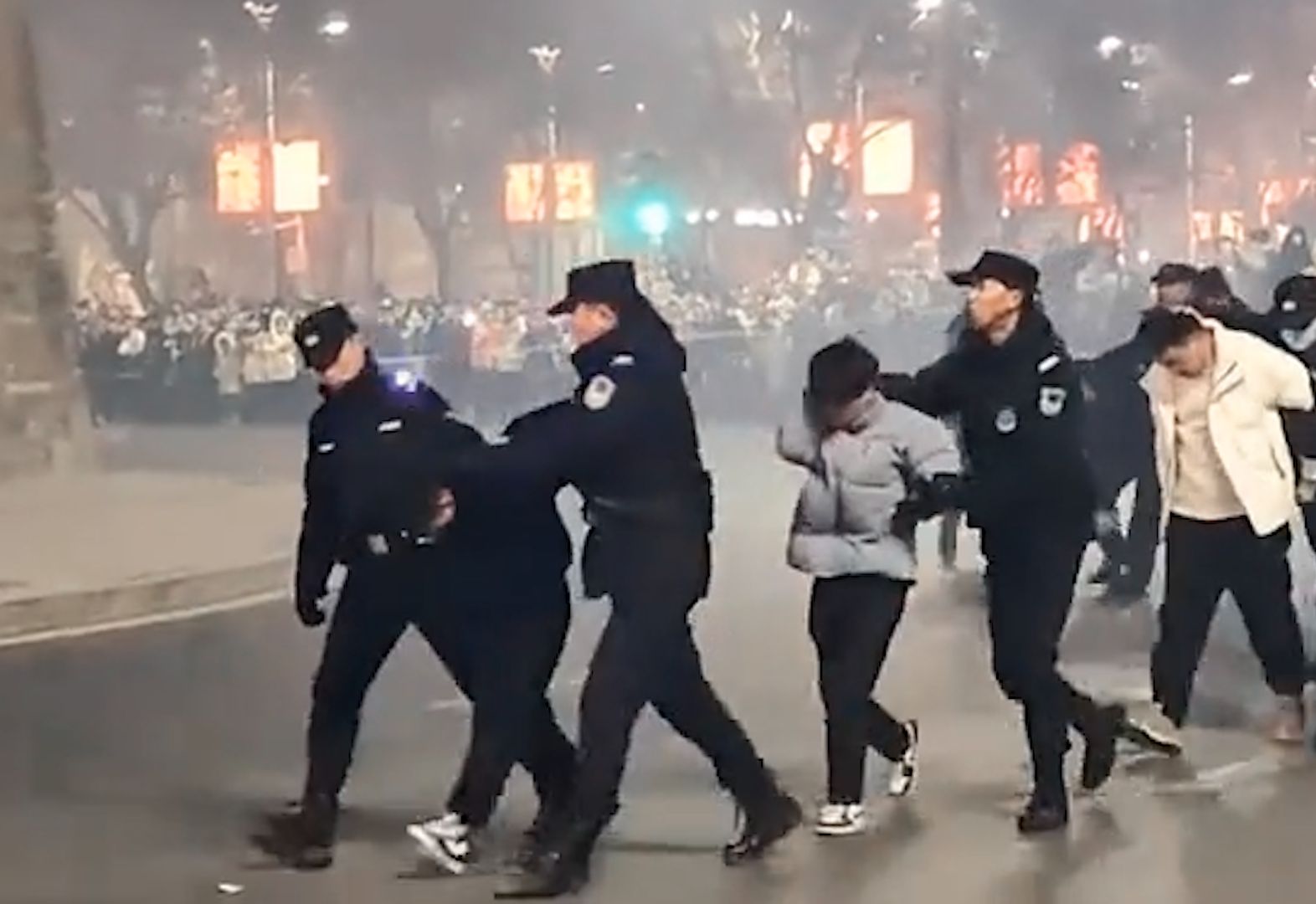 市长：这已经不是普通的鬼火少年了，必须重拳出击！