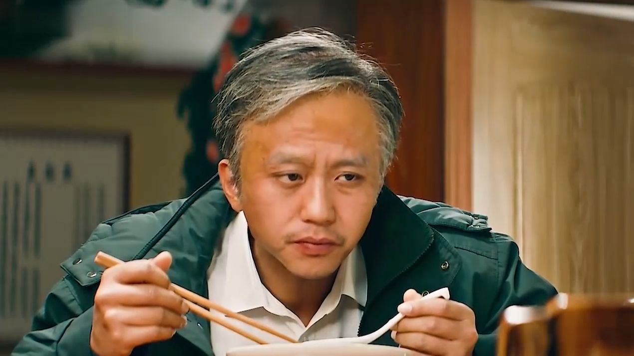 “你是提前，还是越狱了？”“我是昨晚跑出来的，现在正全城通缉呢！”《银河补习班》