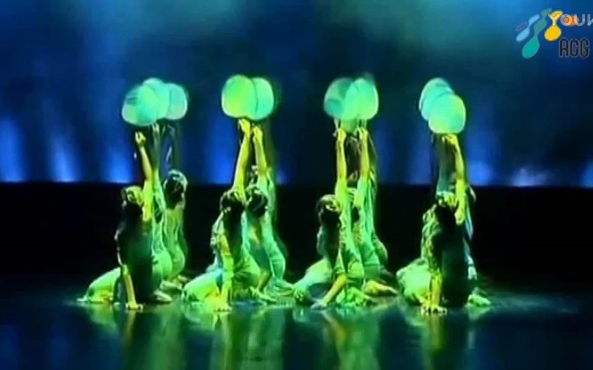 学校元旦汇演（雨中花）