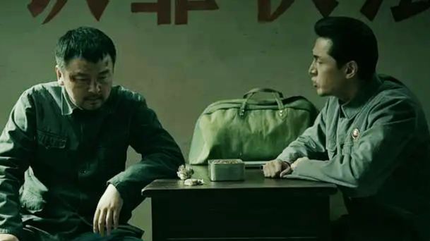 【抓特务】预告 冯小刚新作，雷佳音胡歌上演猫鼠追藏