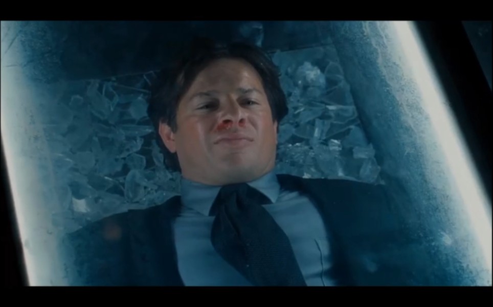saw5结尾，斯特拉姆牺牲