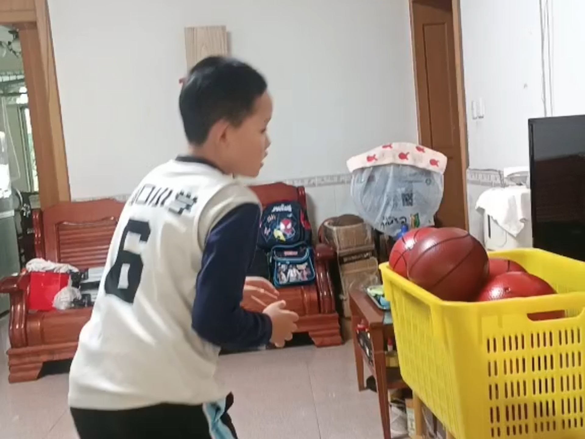 篮球少年邓坤