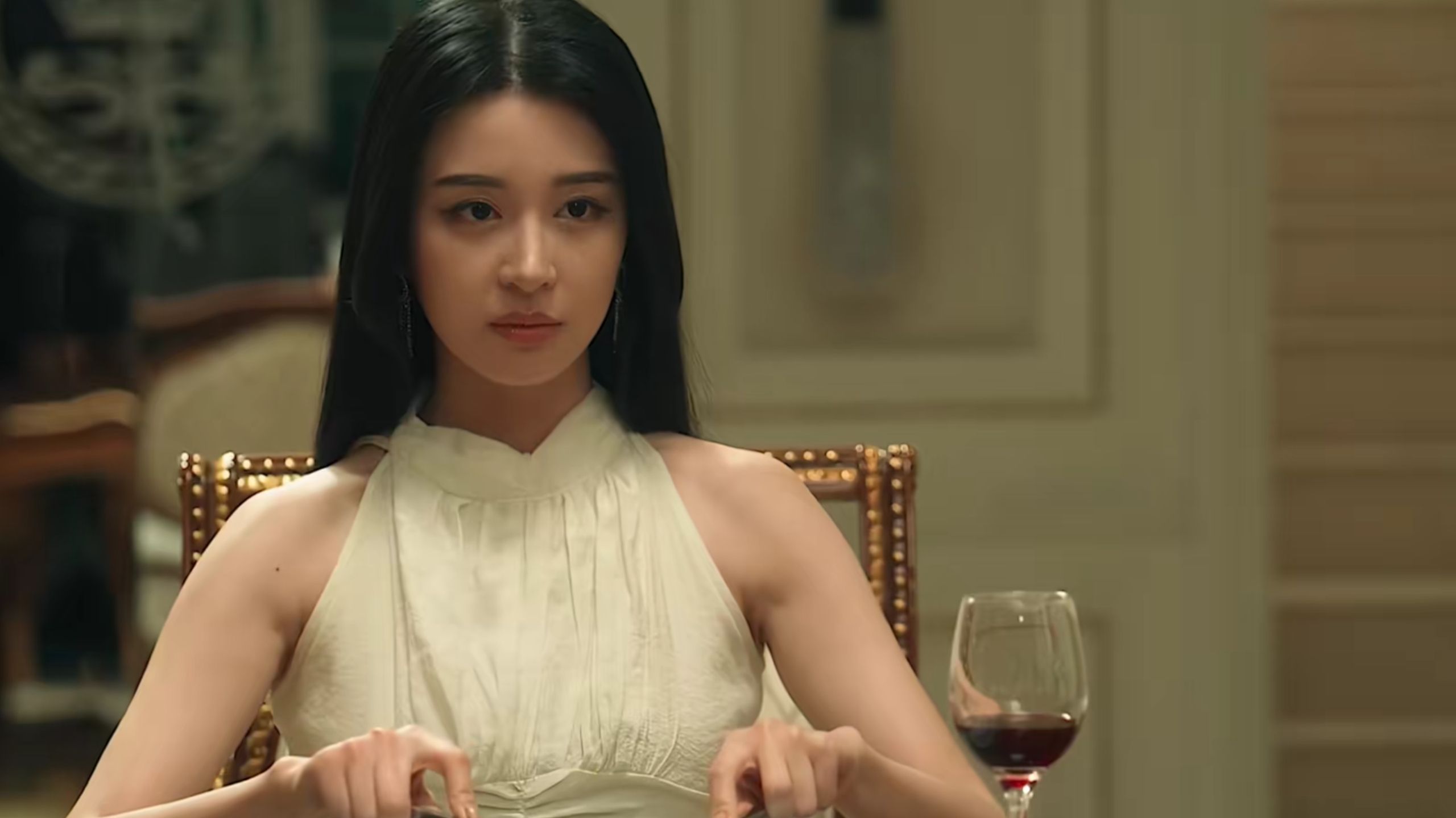 知名设计师VS豪门千金，好一个顶级恶女来袭！顶级的猎人，向来以猎物的姿态低调入局～自古男二最深情，永远在她身后，真的好宠溺啊！【我从黑暗中走来】