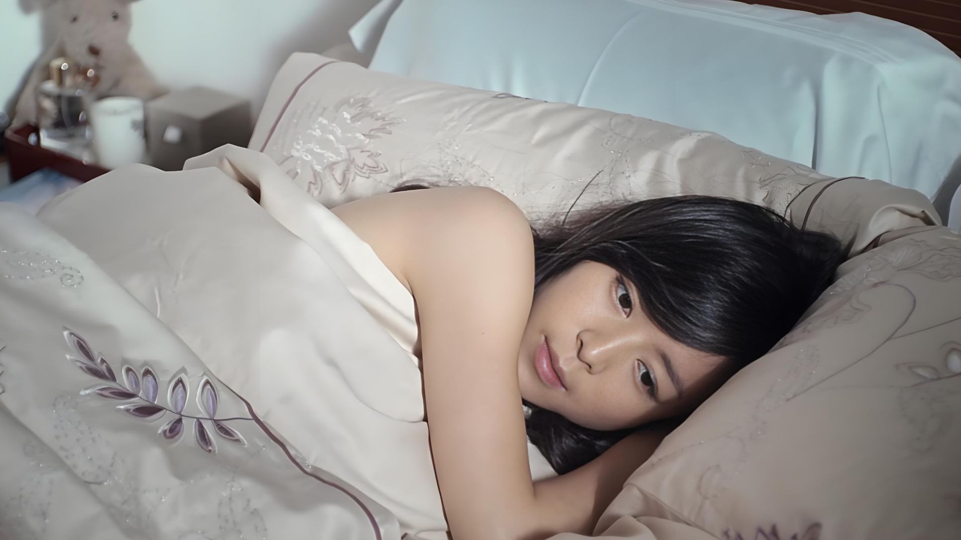 重看《窃听风云》才懂，女秘书这段戏，藏着顶级反杀逻辑