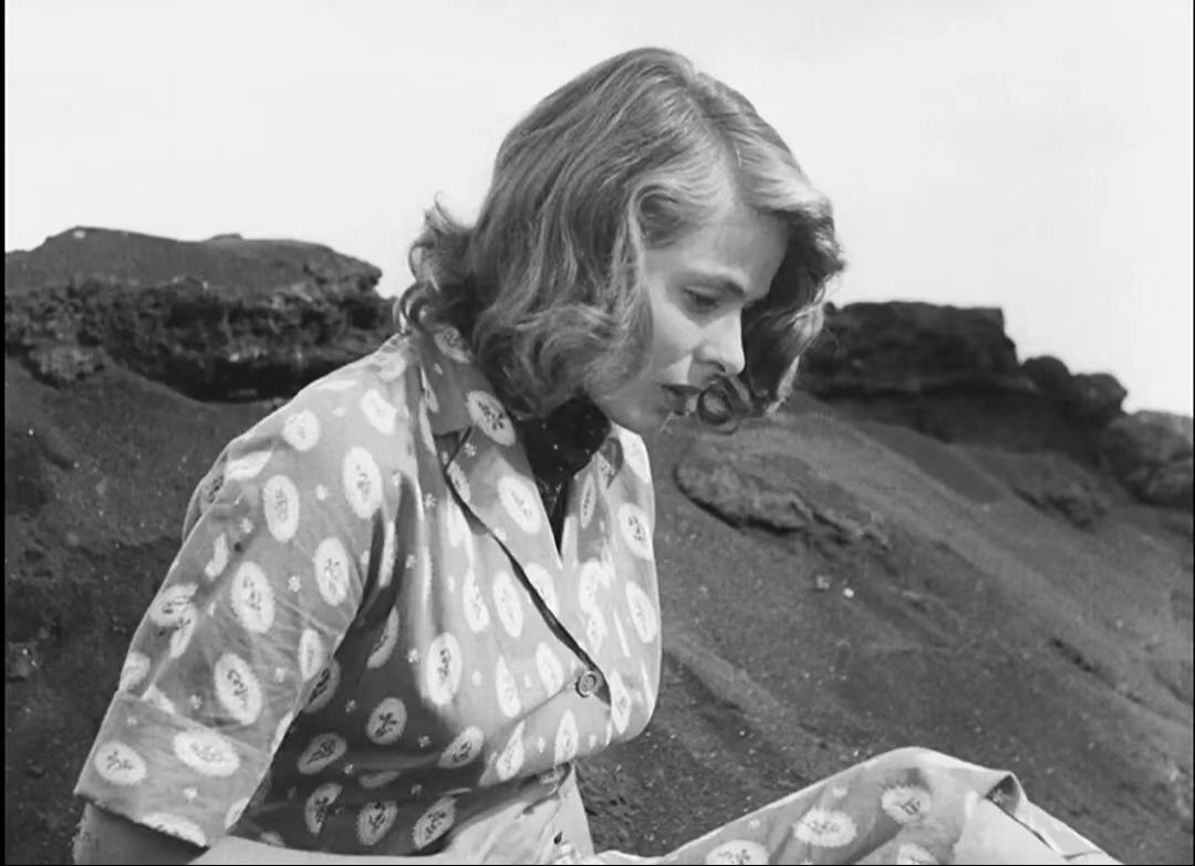 火山边缘之恋（1950）