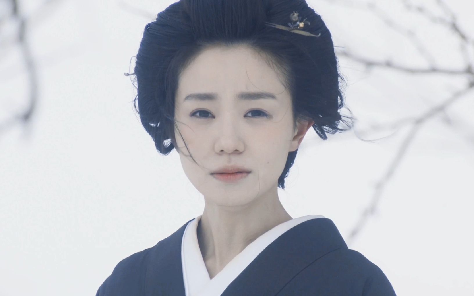 她真的让我感受到川端康成笔下女主悲凉又凄美的感觉