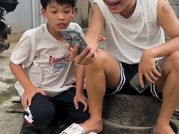 接受粉丝挑战无人村，放暑假了，没钱怎么办，可以点击试试看！