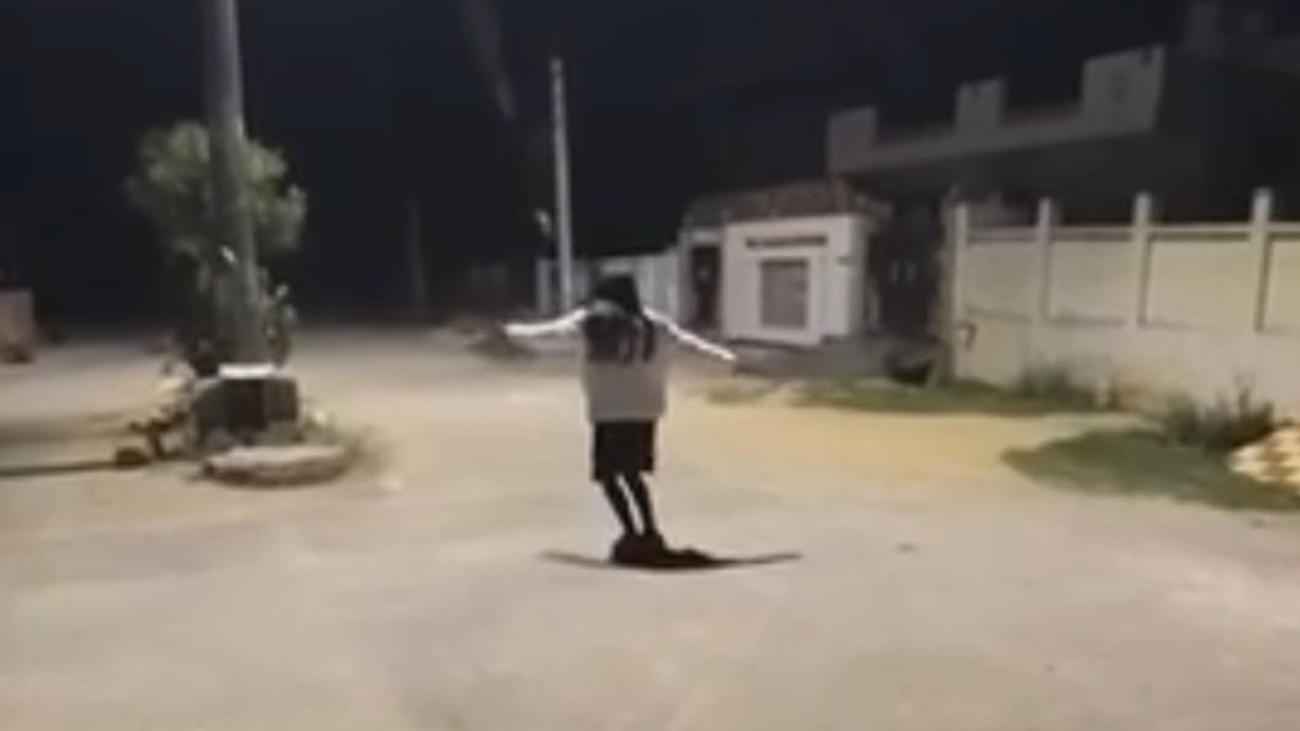 人间琴悠扬姑娘把谁记心上