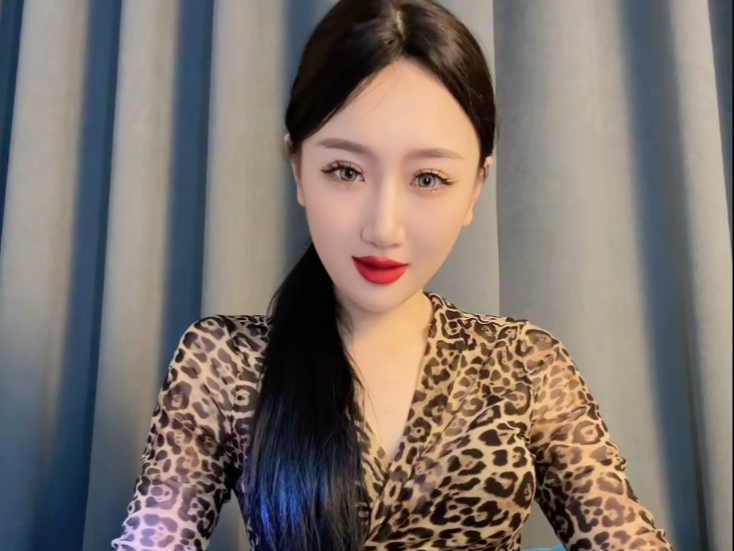 享受妈妈给你带来的极致的压榨和刺激