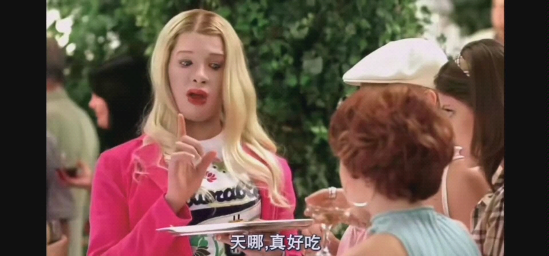小姐好白：美女吃坏肚子结果。。。建议吃饭时别看
