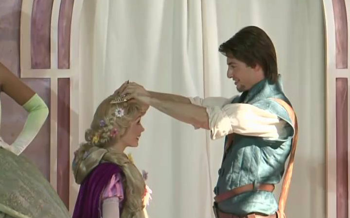 【Tangled/魔发奇缘】长发公主乐佩加冕为迪士尼第10位公主的典礼现场（分P）
