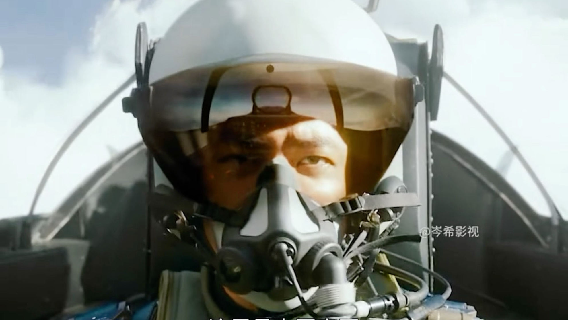 中国领空不容侵犯，寸步不让守我长空！