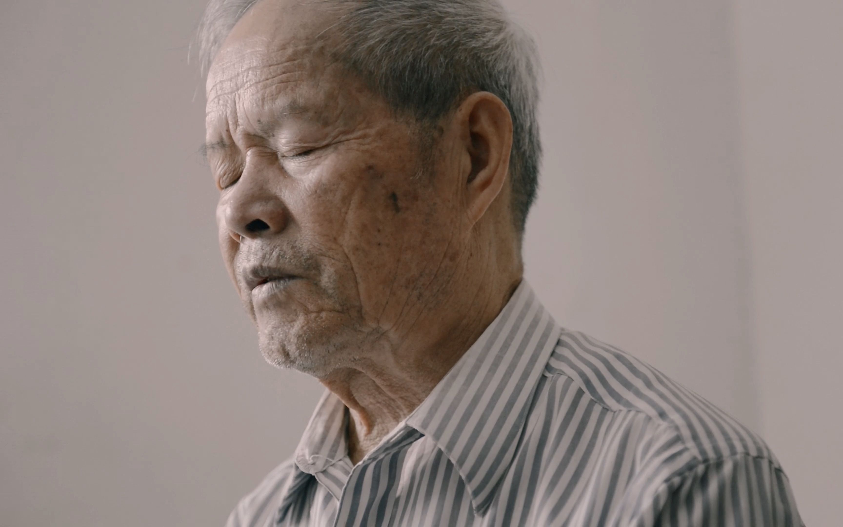 【越哥】豆瓣8.9分，成本只有1500块的国产佳作，我要吹爆它！