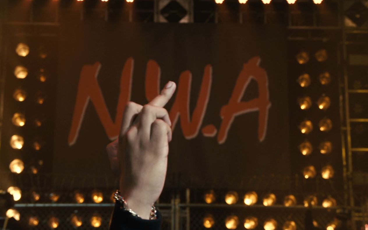 冲出康普顿 - N.W.A