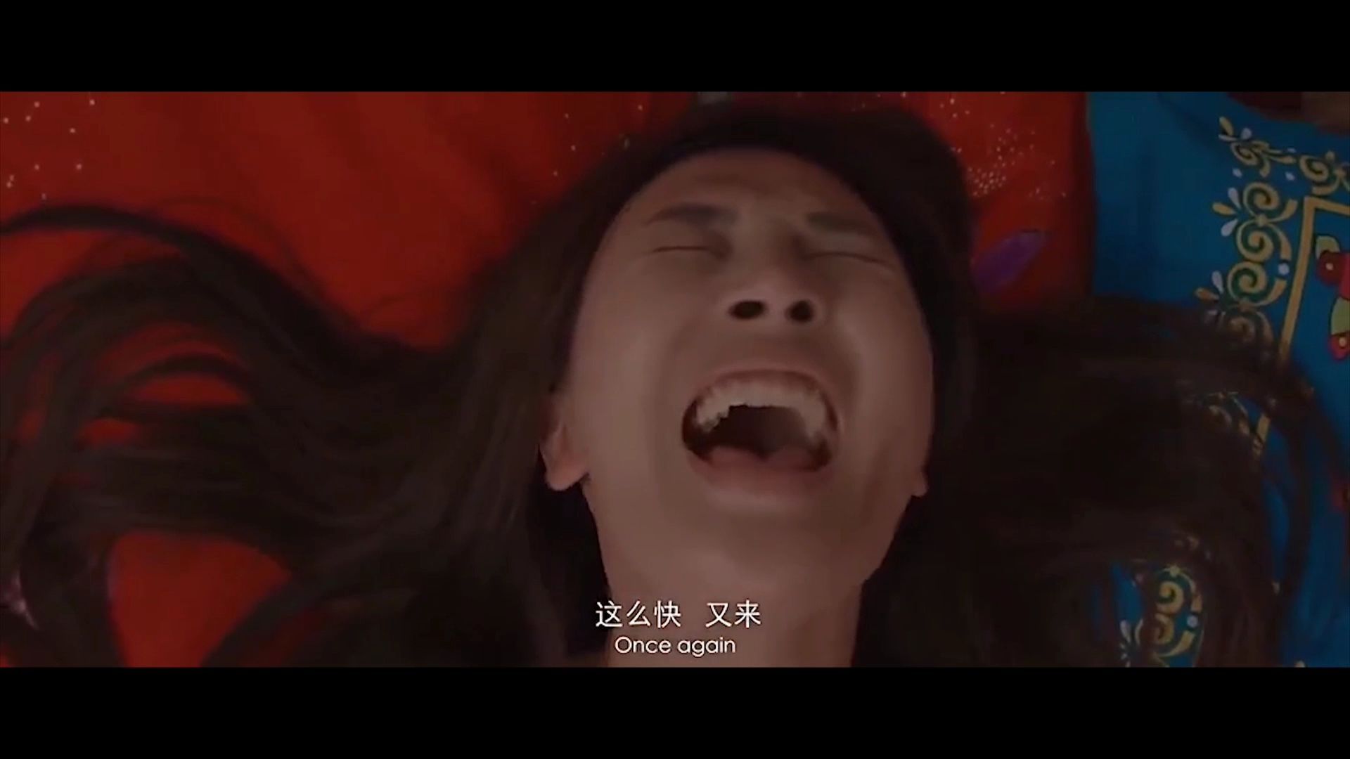 被轮奸的女警花，纸钞屋里最刺骨的人性拷问，19禁伦理名场面，劫匪都打算抢劫了，结果你告诉我劫匪里面还有善良的人，狙击枪 中了一枪 都没事的经理。他会怕劫匪？！！