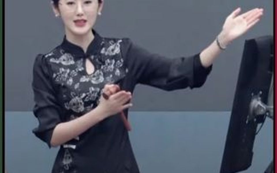 这就是小说里走出来的女拍卖师吧cr:于清然（侵私删）