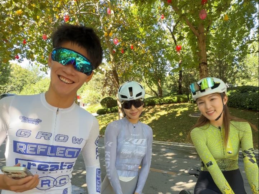 两位女骑带我首刷北京大杨山赛