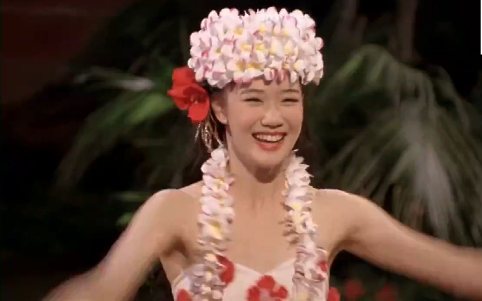 苍井优结婚，重温《扶桑花女孩》苍井优跳草裙舞经典片段，为之癫狂！
