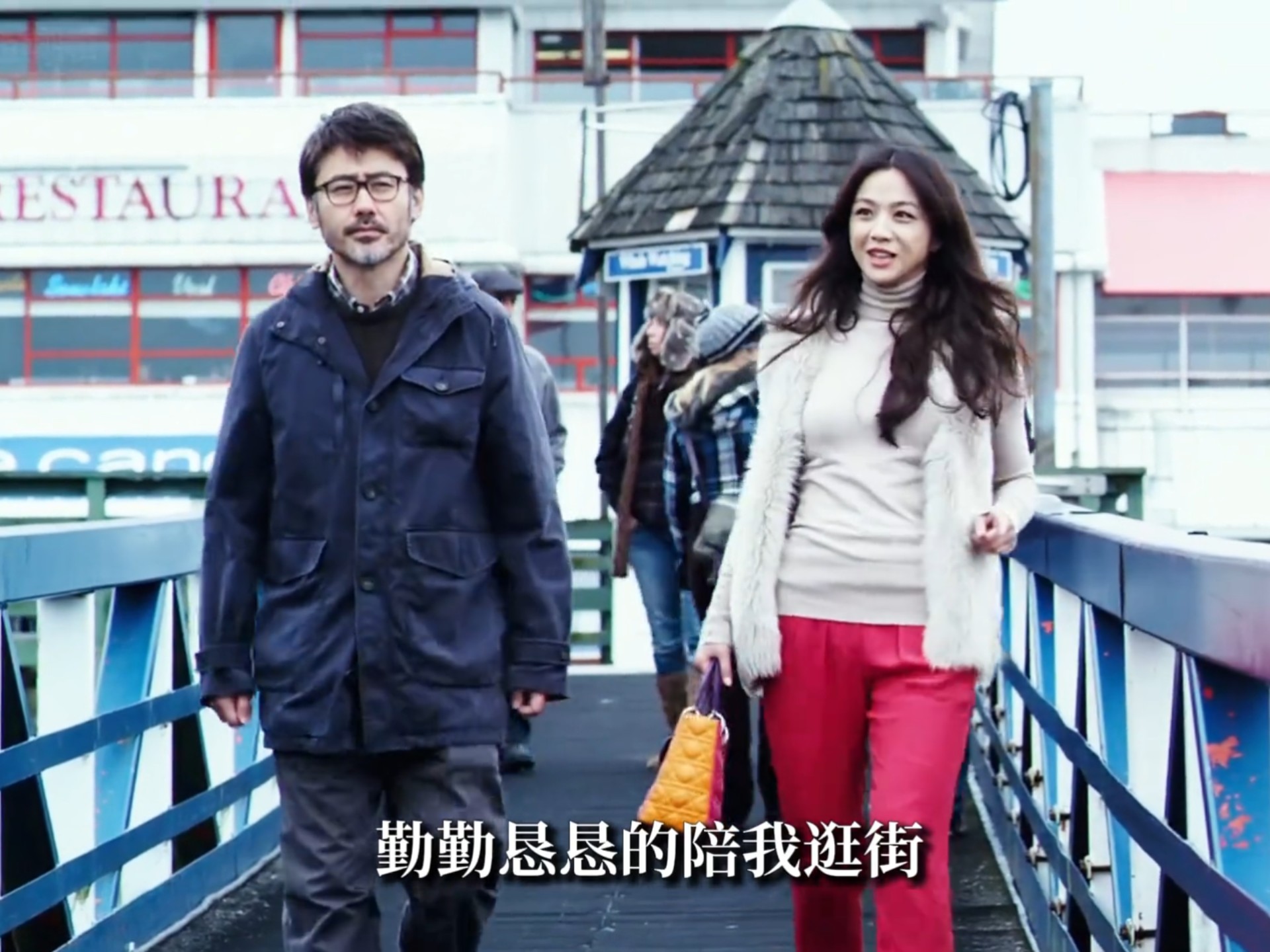 “怀着金主的孩子跟舔狗谈恋爱，小时候怎么没发现剧情这么炸裂”