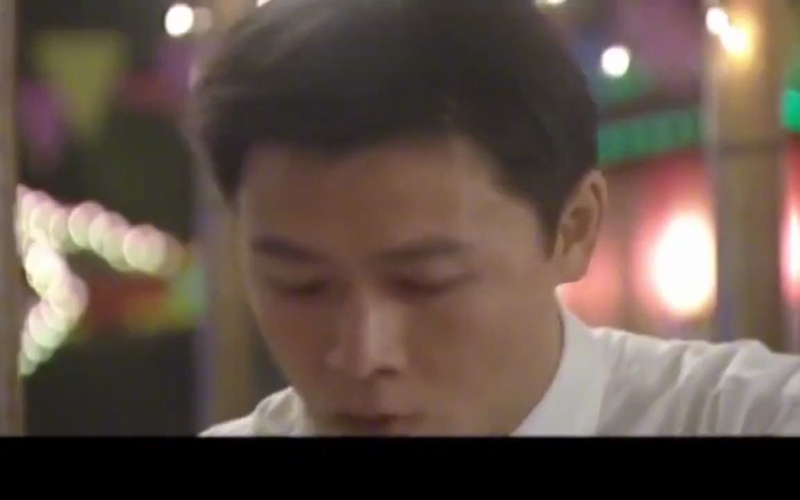 警戒线：男人英雄救美，不料美女彻底爱上她，竟白捡了一媳妇！