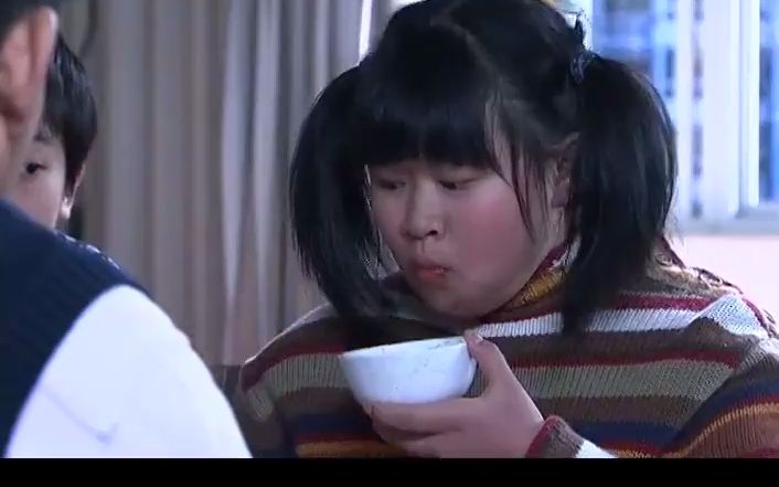 祈望：后妈让胖闺女减肥，谁知奶奶一来全白搭，一口一碗肉狂吃
