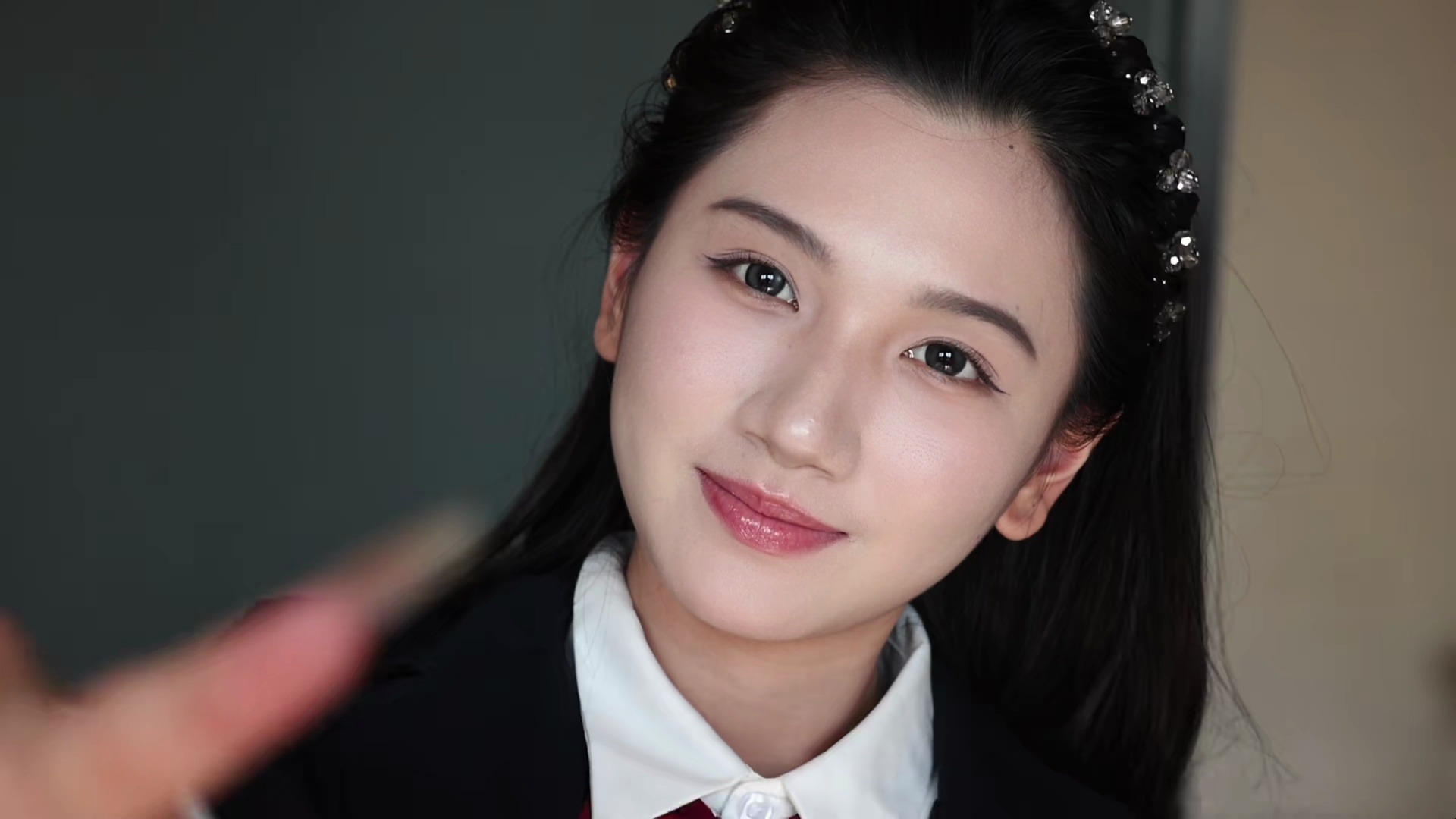 #青春少女感 #学院风写真 #美式学院风证件照 #学生写真 #每段青春都值得被纪念 #重返十八岁 #唯一能留得住青春的是照片 #一秒带你回到校园时代 #制服 -