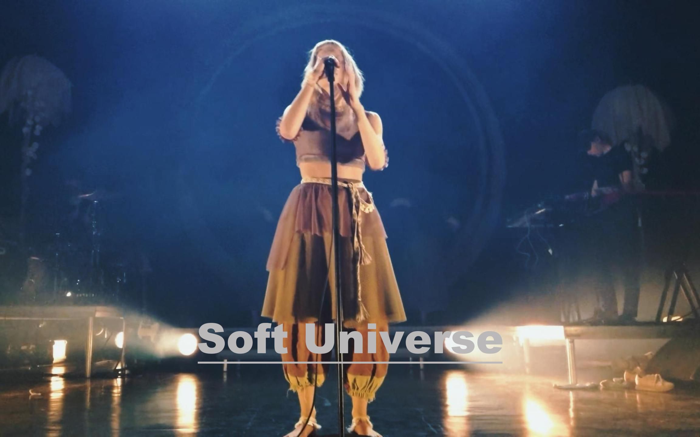 “这样的歌声还不能打动你”Aurora《Soft Universe》