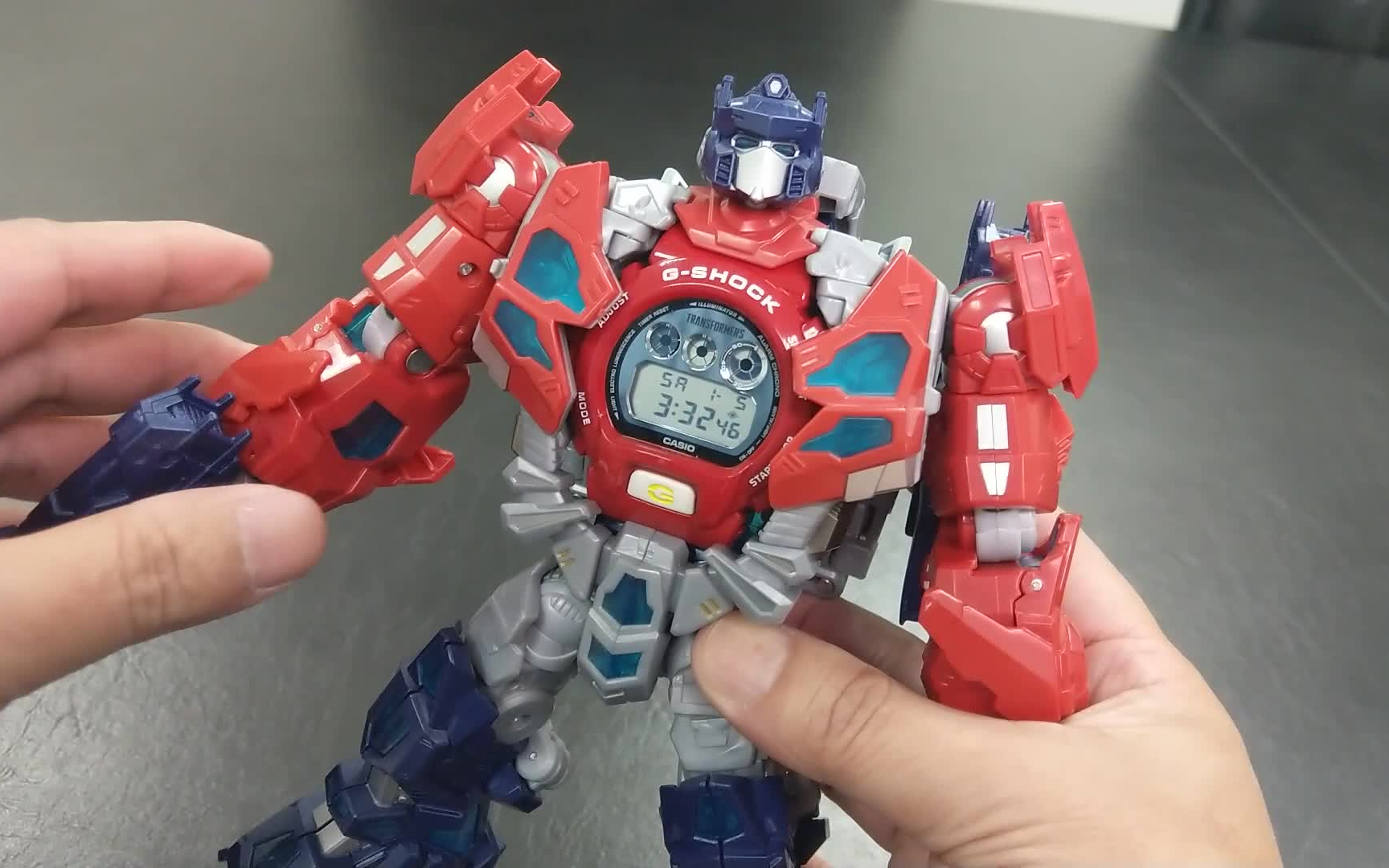 【开箱实测】CASIO 卡西欧 G-SHOCK 变形金刚 TRANSFORMERS DW-6900TF