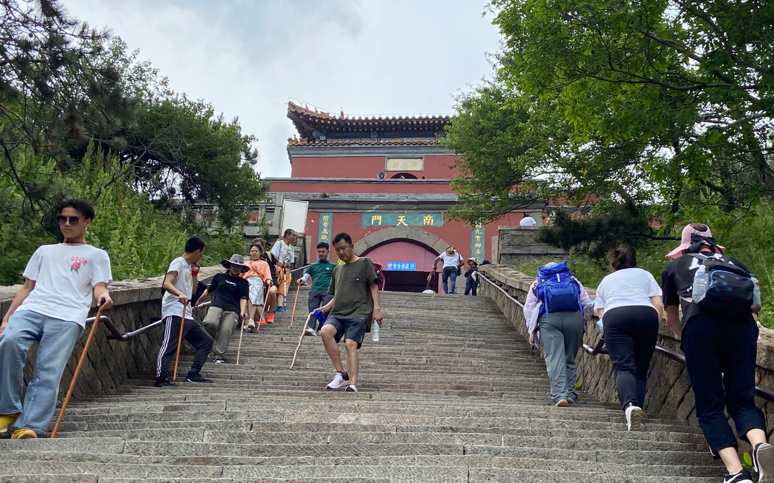 泰山攻略，爬一次泰山要花多少钱，路线怎么选择呢！