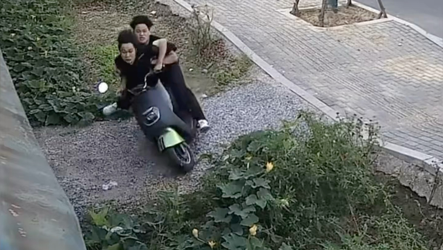 鬼火一响 爹妈白养！
