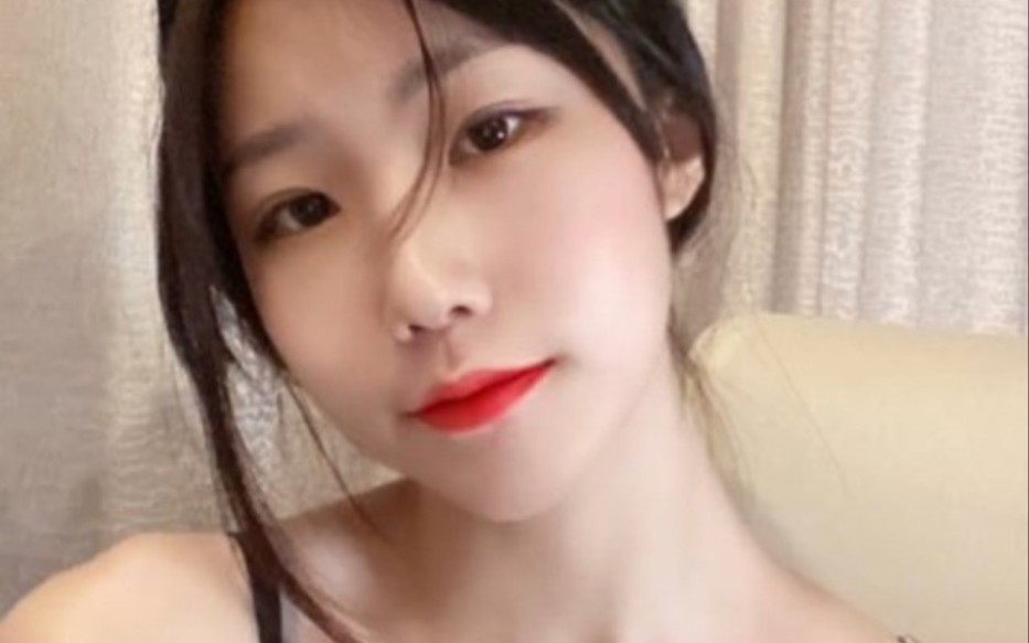全网都在找的八月未央女神。