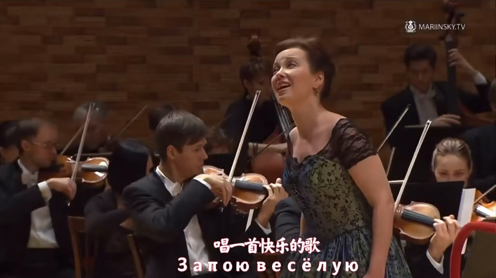 俄罗斯女高音歌唱家阿纳斯塔西娅·卡拉吉娜演唱雪姑娘的咏叹调《采浆果的路上》选自里姆斯基·科萨科夫歌剧《雪姑娘》（Снегурочки）