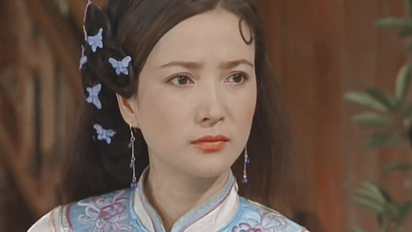 七彩蝴蝶，一双明眸勾魂摄魄，但还是被渣男抛弃，儿子也被调包！