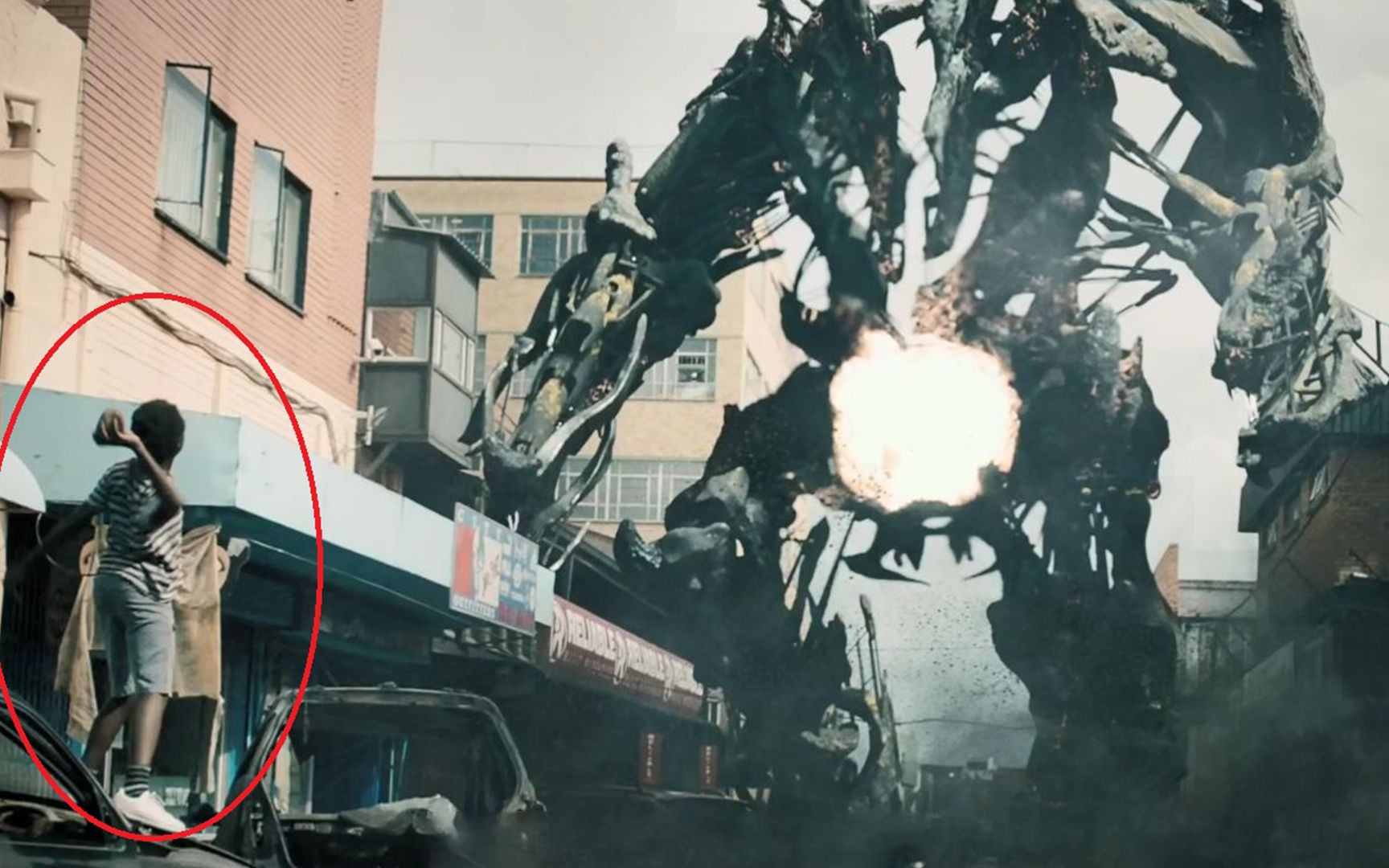 外星大军攻陷全球，非洲成最后堡垒，非洲人用石头对阵机甲【科幻Fans 布玛】 电影《铁甲战神》