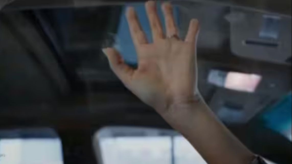 这是吃了多少药，在车里就开始了！卧槽真猛亲！咬唇舌吻！