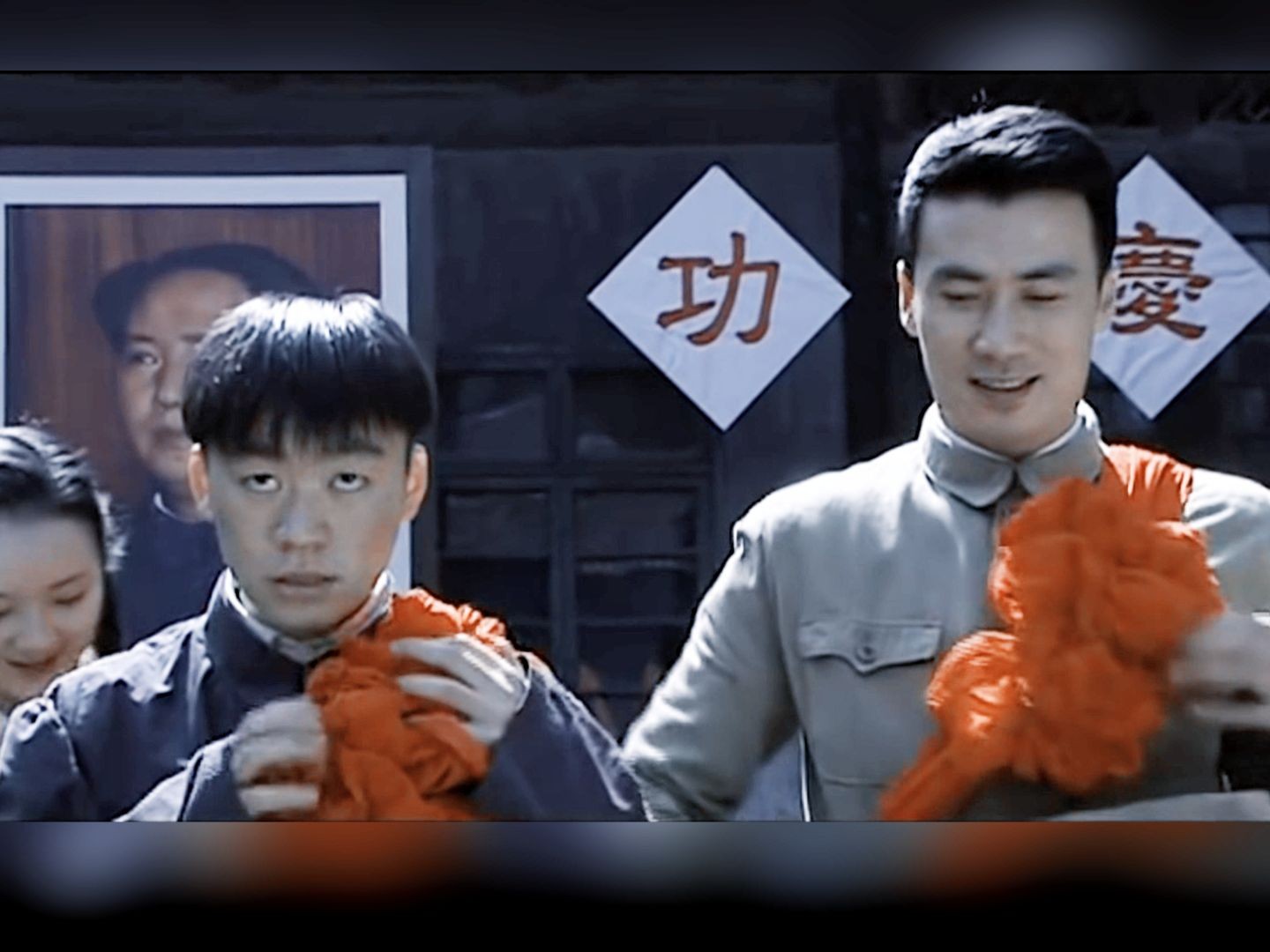 我能磕到他们导演要占很大一部分责任的，谍战片拍的比偶像剧还浪漫。