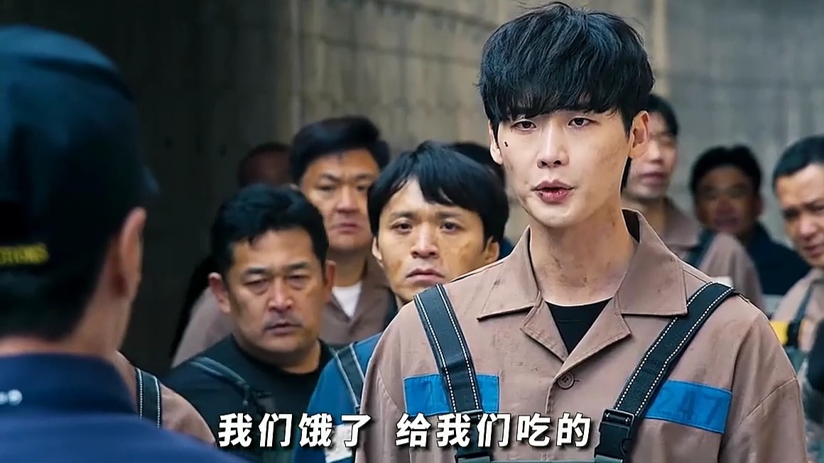 在监狱一心求死，反而成为全监狱的大佬