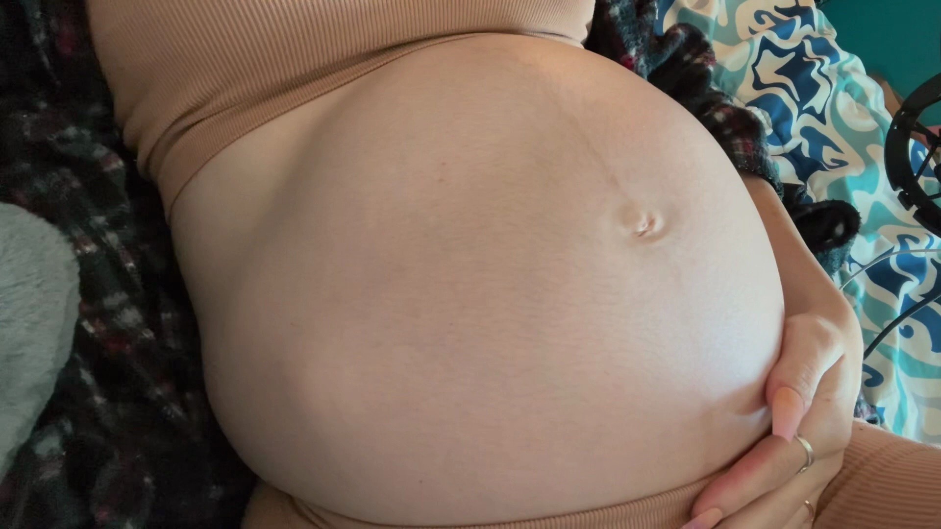 有趣的记录！孕妇肚子腹鸣和呼吸方式胎动