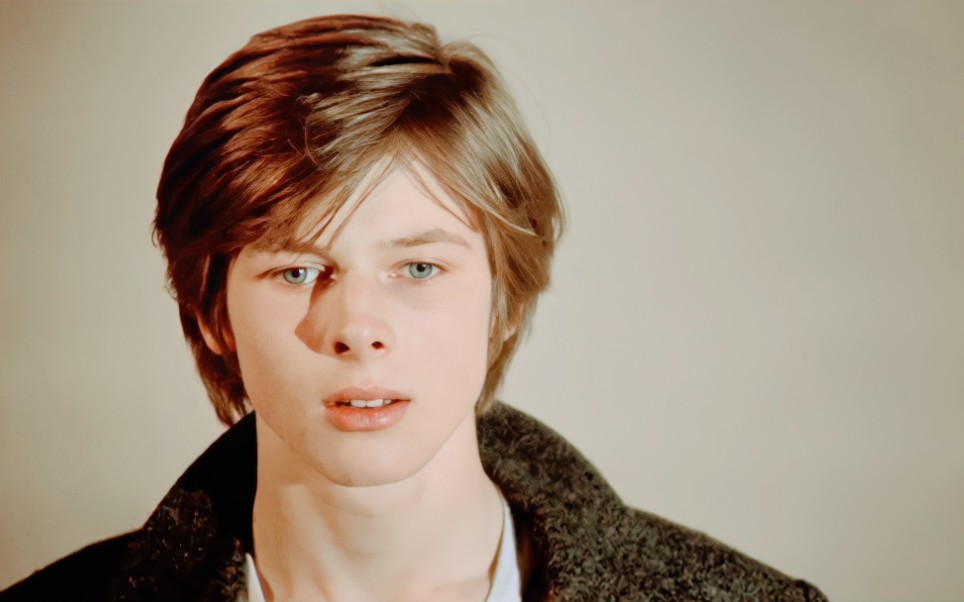 一个没有走红的天使般面孔的俊男  「John Moulder-Brown」