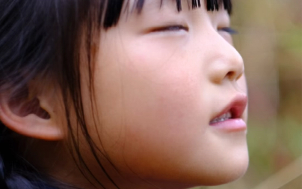 我明明是尿在草丛里的呀 #童年回忆 #农村生活 #还原苗族生活本色