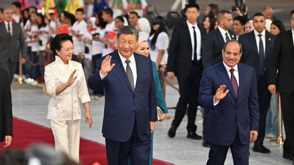 习近平抵达开罗对埃及进行国事访问