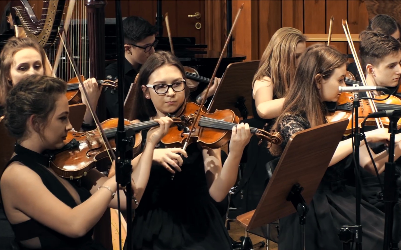 管弦乐 &amp; 电影《加勒比海盗》组曲 Pirates of the Caribbean &amp; conducted by Andrzej Kucybała