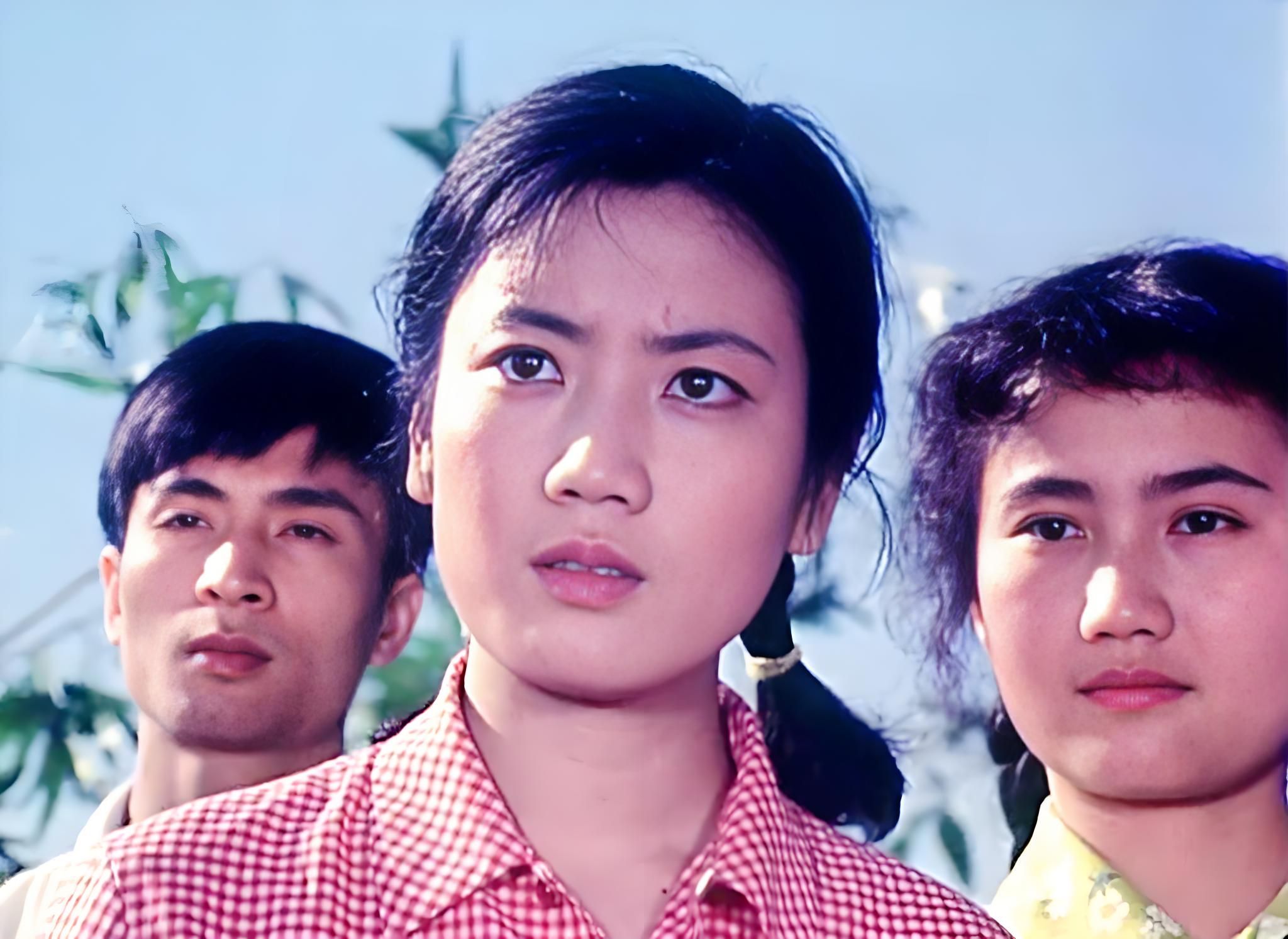 这部1979年上映的乡村喜剧《甜蜜的事业》，现在看依旧特别搞笑