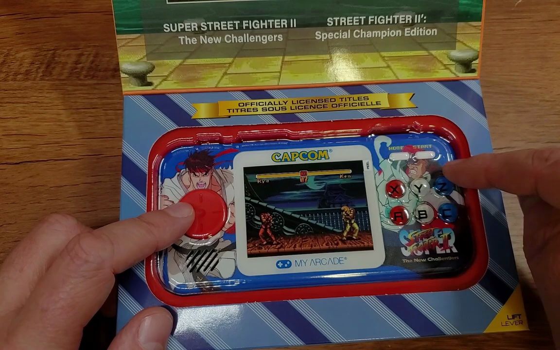街头霸王2游戏掌机 My Arcade Street Fighter II Pocket Player开箱试玩报告