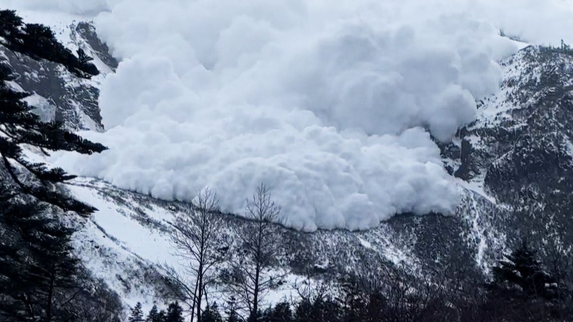 惊险！第一视角记录雪崩全过程