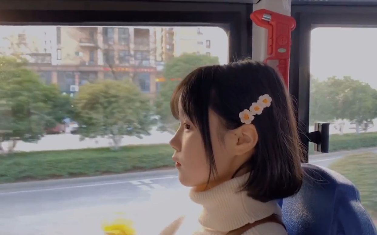 “我啊，惊艳不了谁的青春”