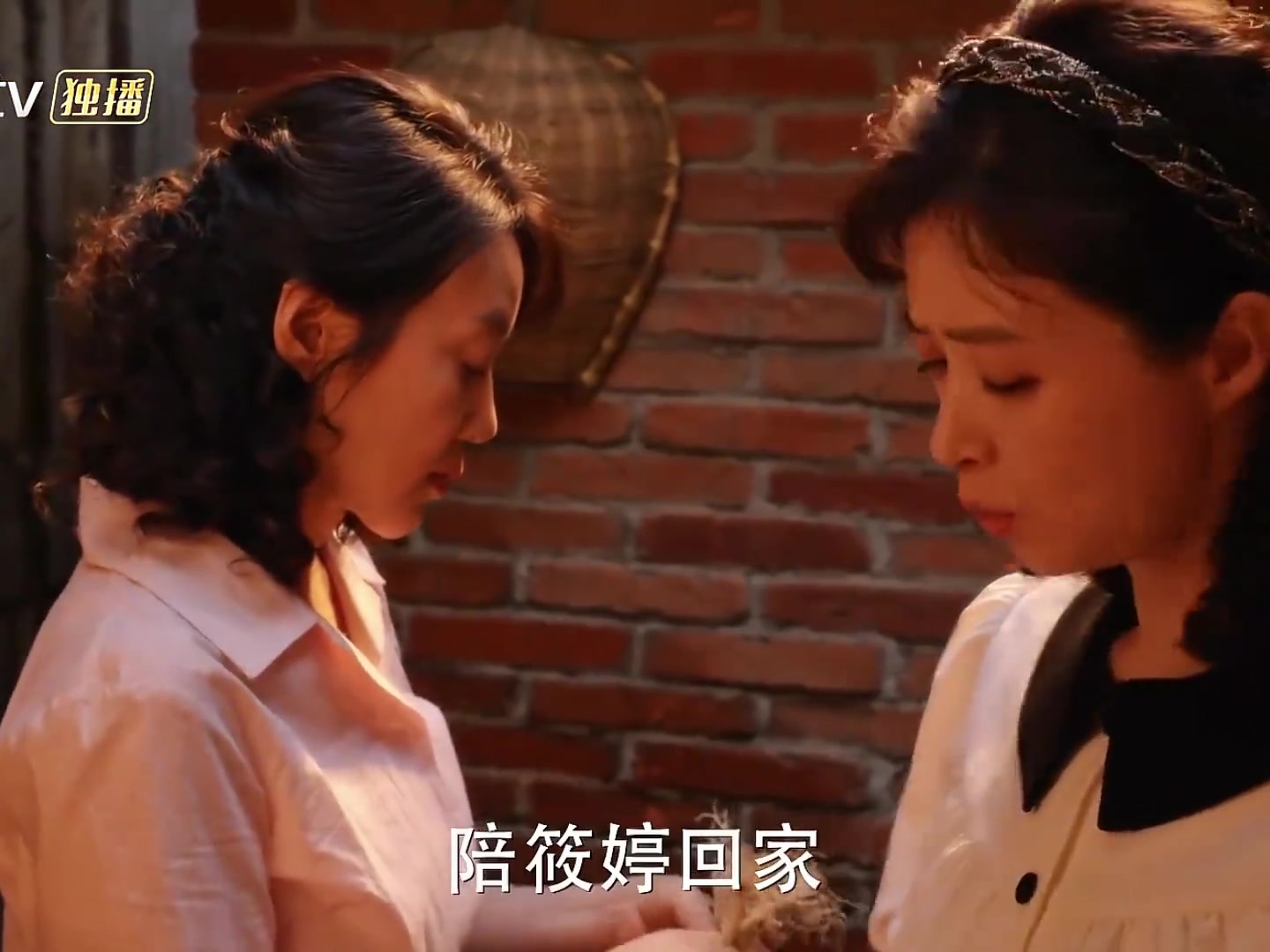 ✨ 【1080P高帧率】 <小巷人家>1-40集 全~集 无卡顿 弄堂口梧桐树下旧时光 蓝光典藏