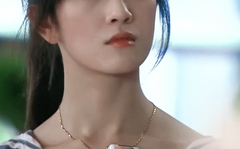 她当时没整容真的很漂亮很有气质