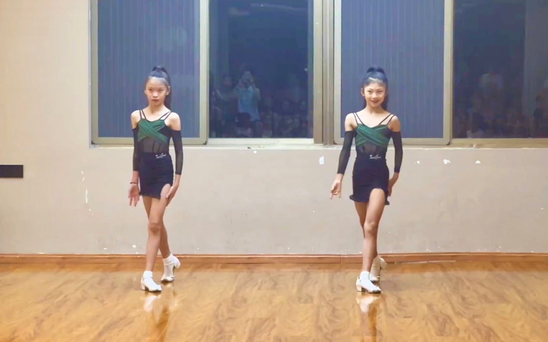 【林意涵&amp;陈子妍】干净利落的恰恰舞！放下对少儿拉丁的偏见吧～